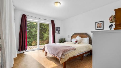 118 Baker Road, Burton, BC - Indoor Photo Showing Bedroom