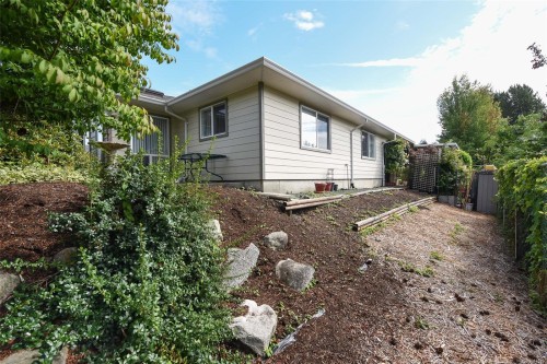 #8-417 Heather Crt, Comox, BC 