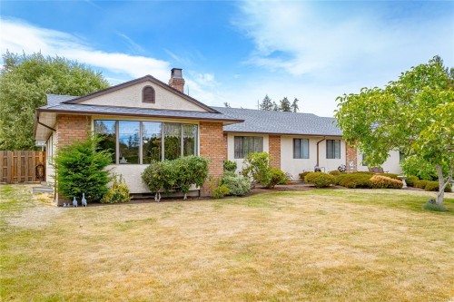 851 Breakwater Rd, French Creek, BC 