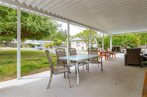 851 Breakwater Rd, French Creek, BC 