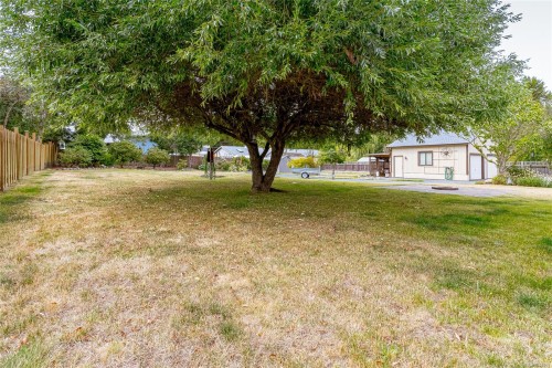 851 Breakwater Rd, French Creek, BC 