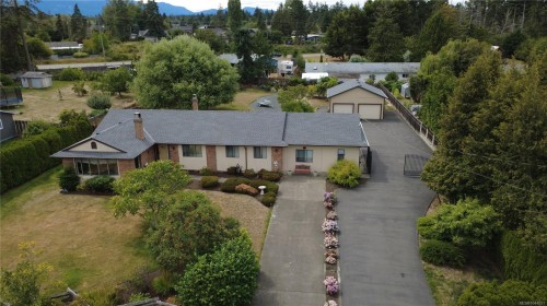 851 Breakwater Rd, French Creek, BC 
