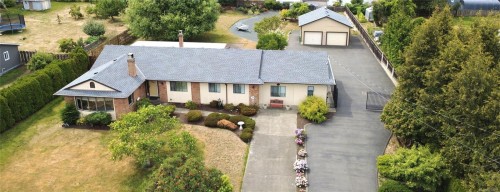 851 Breakwater Rd, French Creek, BC 