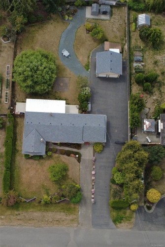 851 Breakwater Rd, French Creek, BC 