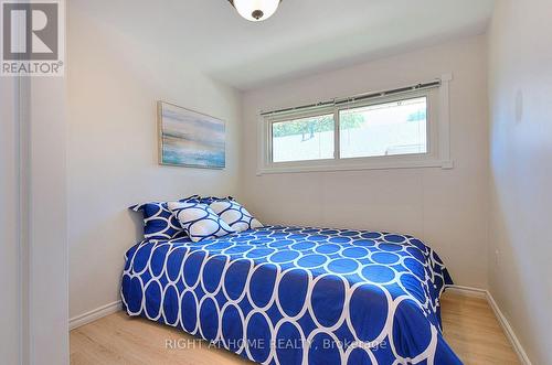 245 West 33Rd Street, Hamilton, ON - Indoor Photo Showing Bedroom