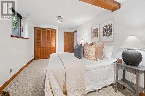 1041 Primrose Lane, Selwyn, ON - Indoor Photo Showing Bedroom