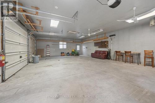 1041 Primrose Lane, Selwyn, ON - Indoor Photo Showing Garage