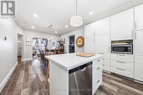 30 Cumberland Avenue, Hamilton, ON - Indoor Photo Showing Kitchen