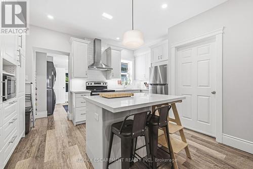 30 Cumberland Avenue, Hamilton, ON - Indoor Photo Showing Kitchen With Upgraded Kitchen