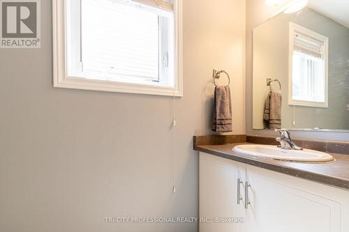 53 Aberdeen Street, Centre Wellington, ON - Indoor Photo Showing Bathroom