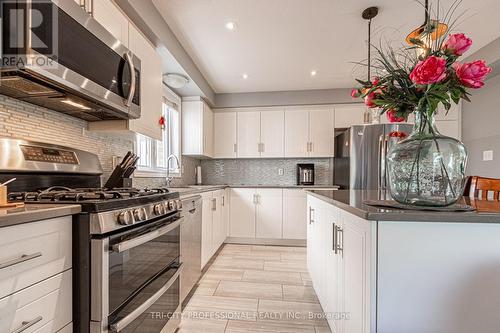 53 Aberdeen Street, Centre Wellington, ON - Indoor Photo Showing Kitchen With Upgraded Kitchen