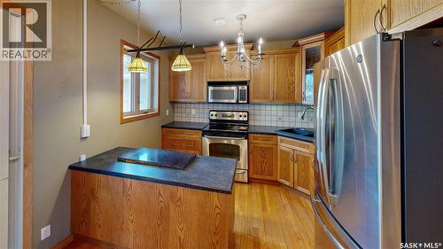 6524 Dewdney Avenue, Regina, SK - Indoor Photo Showing Kitchen With Stainless Steel Kitchen