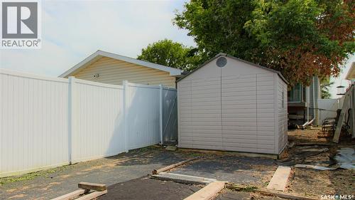 6524 Dewdney Avenue, Regina, SK - Outdoor