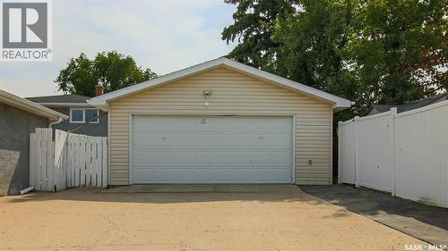 6524 Dewdney Avenue, Regina, SK - Outdoor With Exterior