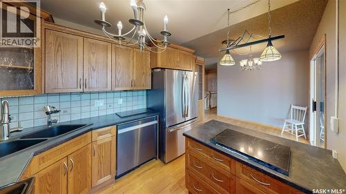 6524 Dewdney Avenue, Regina, SK - Indoor Photo Showing Kitchen With Stainless Steel Kitchen With Double Sink