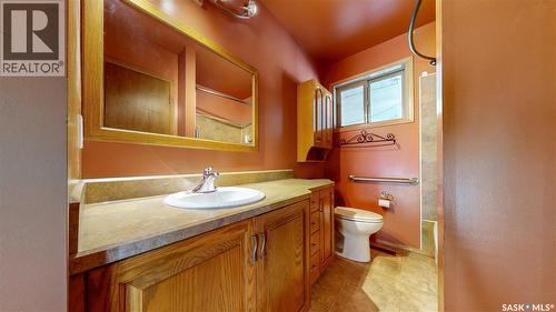 6524 Dewdney Avenue, Regina, SK - Indoor Photo Showing Bathroom
