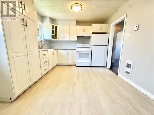 25 Second Avenue, Lewisporte, NL - Indoor Photo Showing Kitchen