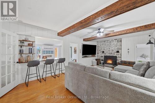 1 Janice Drive, Kawartha Lakes (Fenelon), ON - Indoor Photo Showing Living Room With Fireplace