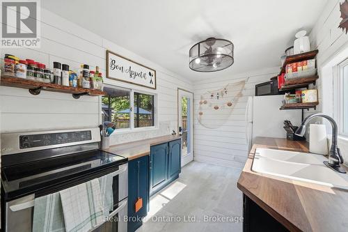 1 Janice Drive, Kawartha Lakes (Fenelon), ON - Indoor Photo Showing Kitchen With Double Sink