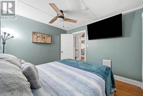 1 Janice Drive, Kawartha Lakes (Fenelon), ON - Indoor Photo Showing Bedroom
