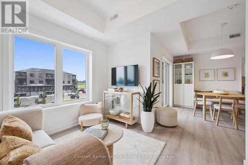 107 - 940 St David Street N, Centre Wellington (Fergus), ON - Indoor Photo Showing Living Room