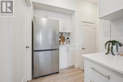 107 - 940 St David Street N, Centre Wellington (Fergus), ON - Indoor Photo Showing Kitchen