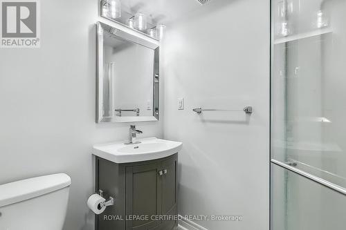 37 Wilkie Crescent, Guelph, ON - Indoor Photo Showing Bathroom