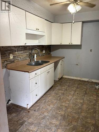 38 Parkside Drive, Brant, ON - Indoor Photo Showing Kitchen With Double Sink