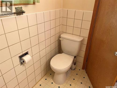 43 2Nd Avenue E, Lafleche, SK - Indoor Photo Showing Bathroom