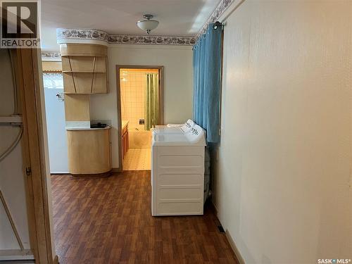 43 2Nd Avenue E, Lafleche, SK - Indoor Photo Showing Laundry Room