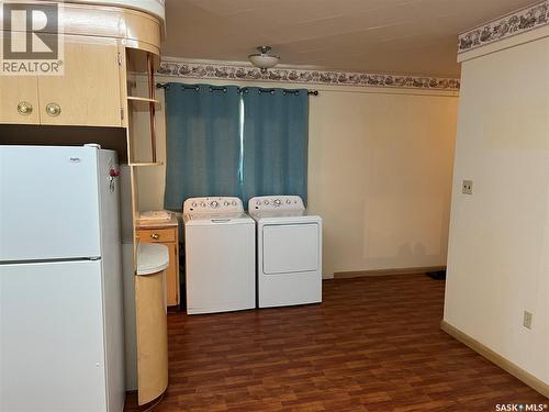 43 2Nd Avenue E, Lafleche, SK - Indoor Photo Showing Laundry Room