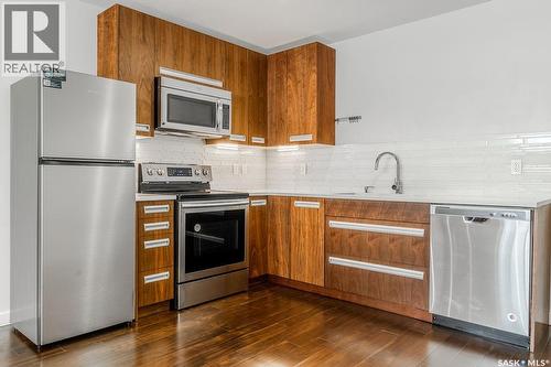 603 Pichler Crescent, Saskatoon, SK - Indoor Photo Showing Kitchen With Stainless Steel Kitchen