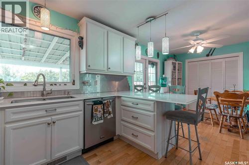 50 Manitou Court, Saskatoon, SK - Indoor Photo Showing Kitchen