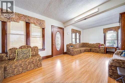 6016 Walker Road, Tecumseh, ON 