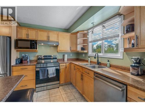 389 Neff Crescent, Prince George, BC - Indoor Photo Showing Kitchen With Double Sink