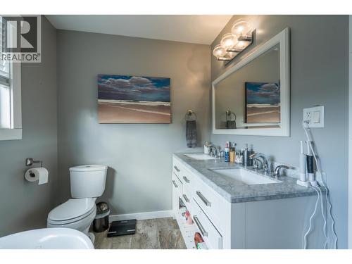 389 Neff Crescent, Prince George, BC - Indoor Photo Showing Bathroom
