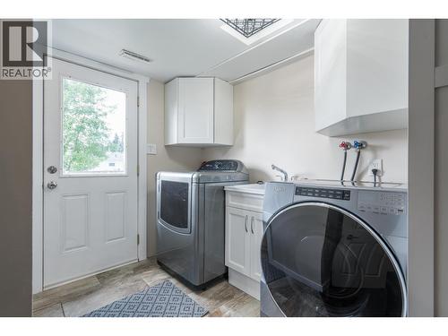 389 Neff Crescent, Prince George, BC - Indoor Photo Showing Laundry Room