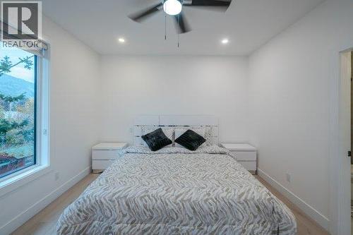 10615 Elliott Street Unit# 106, Summerland, BC - Indoor Photo Showing Bedroom