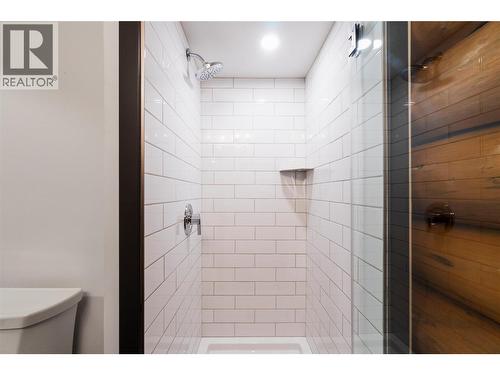 8758 Holding Road Unit# 1, Adams Lake, BC - Indoor Photo Showing Bathroom