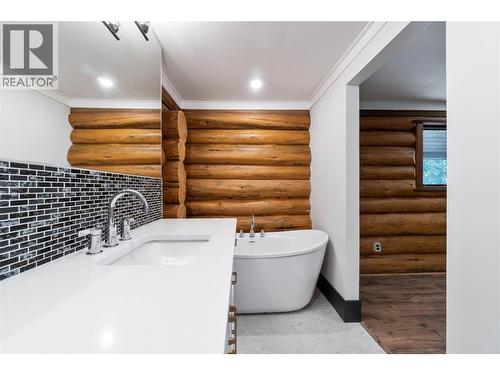 8758 Holding Road Unit# 1, Adams Lake, BC - Indoor Photo Showing Bathroom