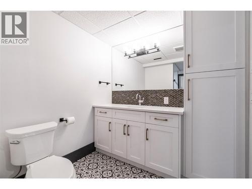 8758 Holding Road Unit# 1, Adams Lake, BC - Indoor Photo Showing Bathroom