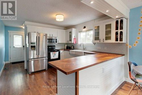 642 Spruce Street, Collingwood, ON - Indoor Photo Showing Kitchen