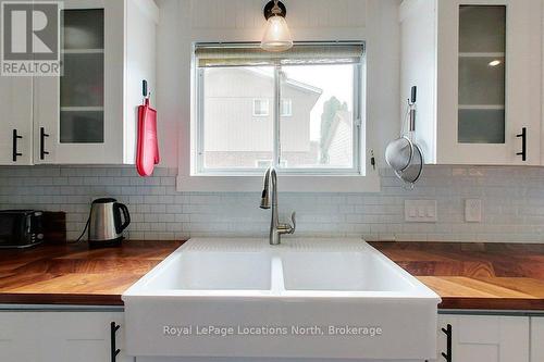 642 Spruce Street, Collingwood, ON - Indoor Photo Showing Kitchen With Double Sink