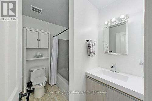 642 Spruce Street, Collingwood, ON - Indoor Photo Showing Bathroom