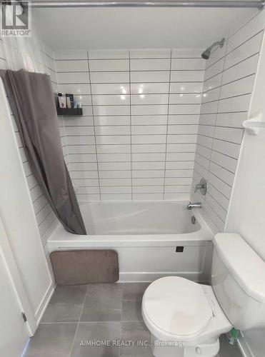 403 - 1525 Kingston Road, Pickering, ON - Indoor Photo Showing Bathroom