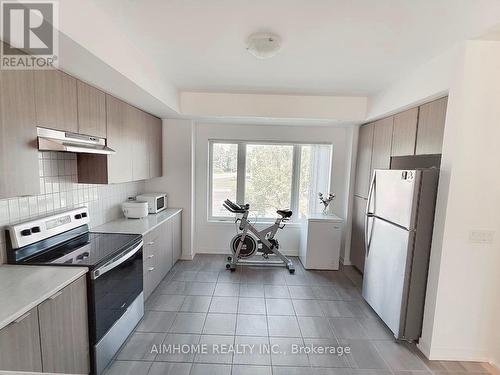 403 - 1525 Kingston Road, Pickering, ON - Indoor Photo Showing Kitchen