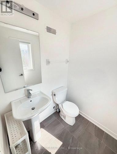 403 - 1525 Kingston Road, Pickering, ON - Indoor Photo Showing Bathroom