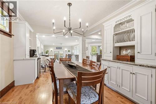 2116 Caroline Street, Burlington, ON - Indoor Photo Showing Dining Room