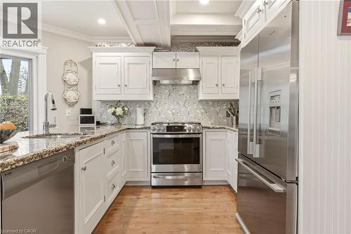 2116 Caroline Street, Burlington, ON - Indoor Photo Showing Kitchen With Upgraded Kitchen