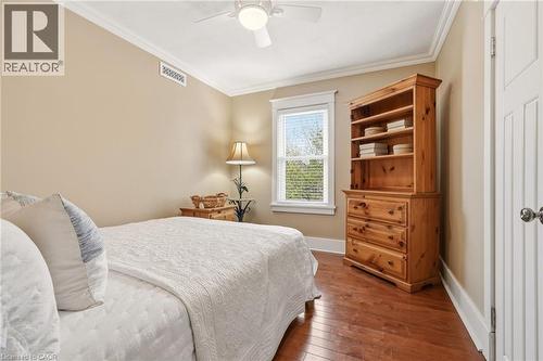 2116 Caroline Street, Burlington, ON - Indoor Photo Showing Bedroom